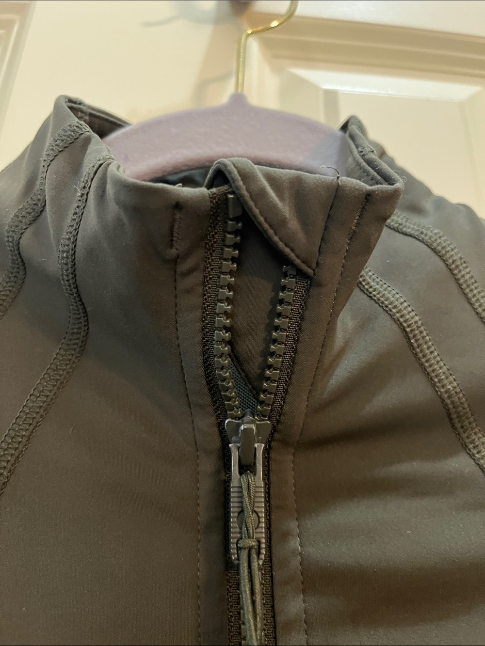 Lululemon Define Jacket with Nulu material Olive Green size 6 - Picture 7 of 10